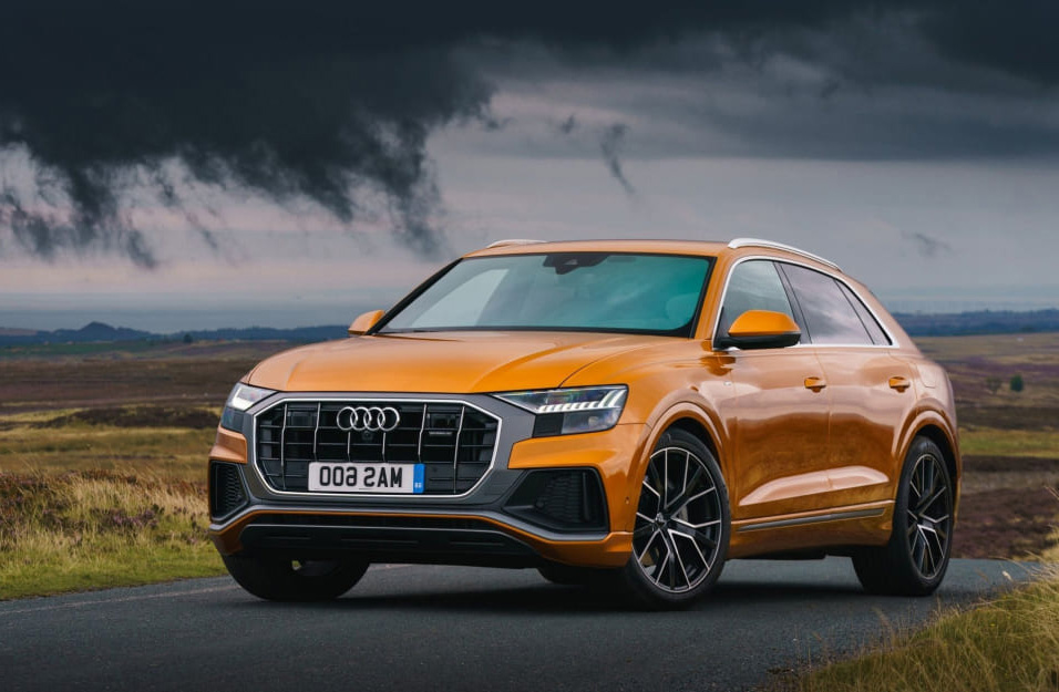 Замена аккумулятора Audi Q8