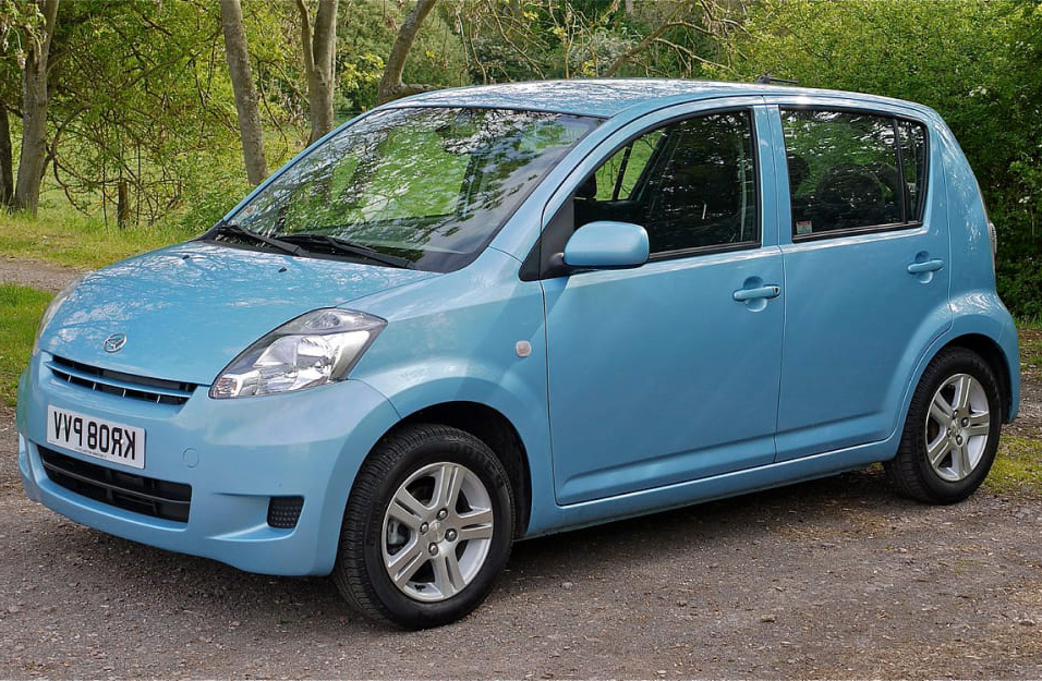 Замена аккумулятора Daihatsu Sirion