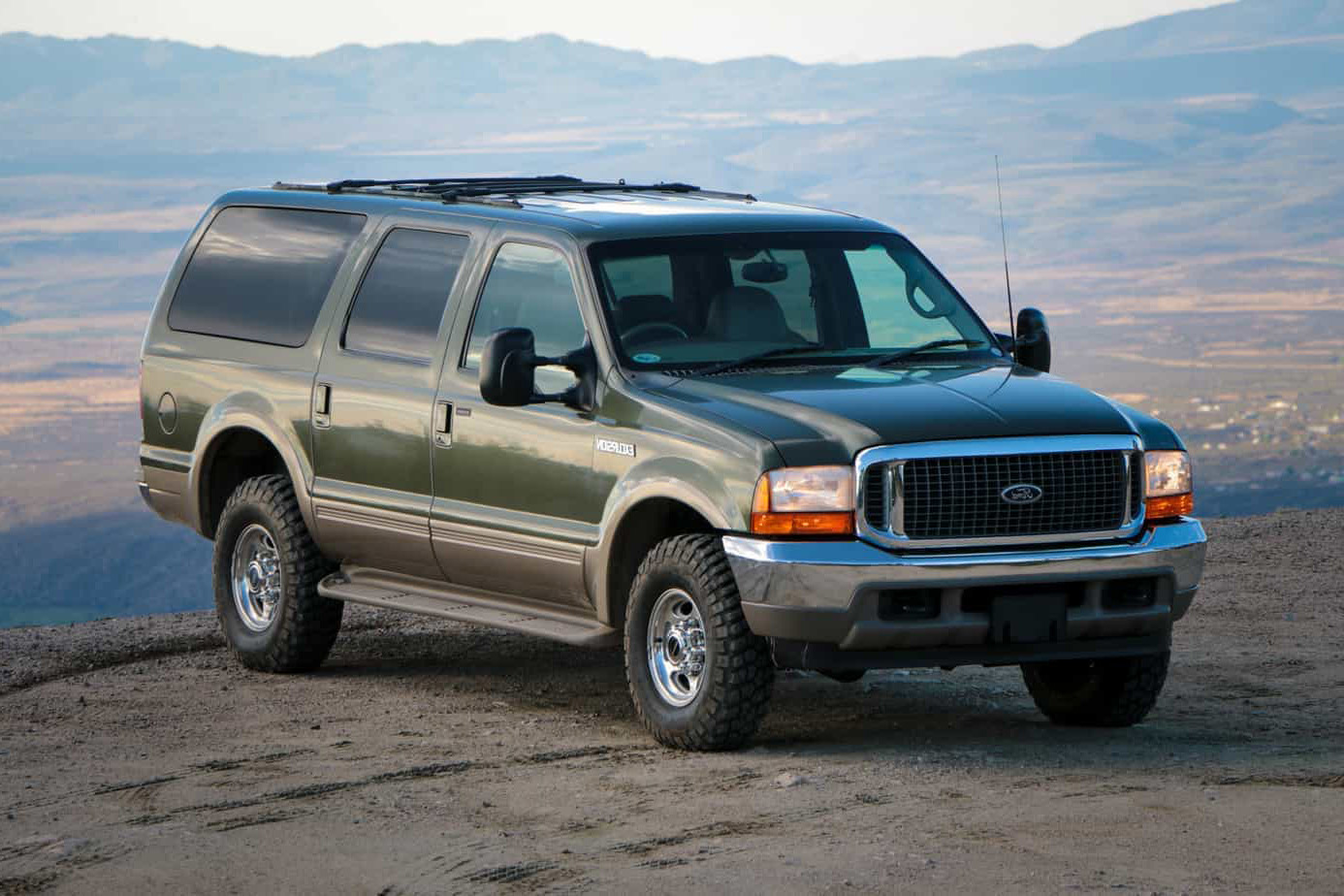 Замена аккумулятора Ford Excursion