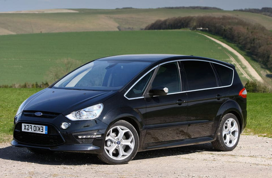 Замена аккумулятора Ford S-Max