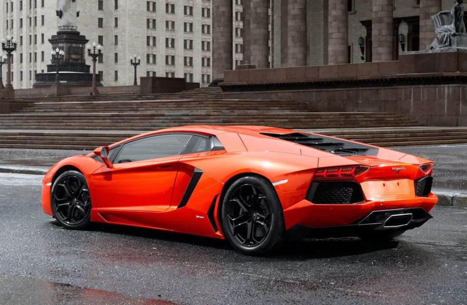 Замена аккумулятора Lamborghini Aventador