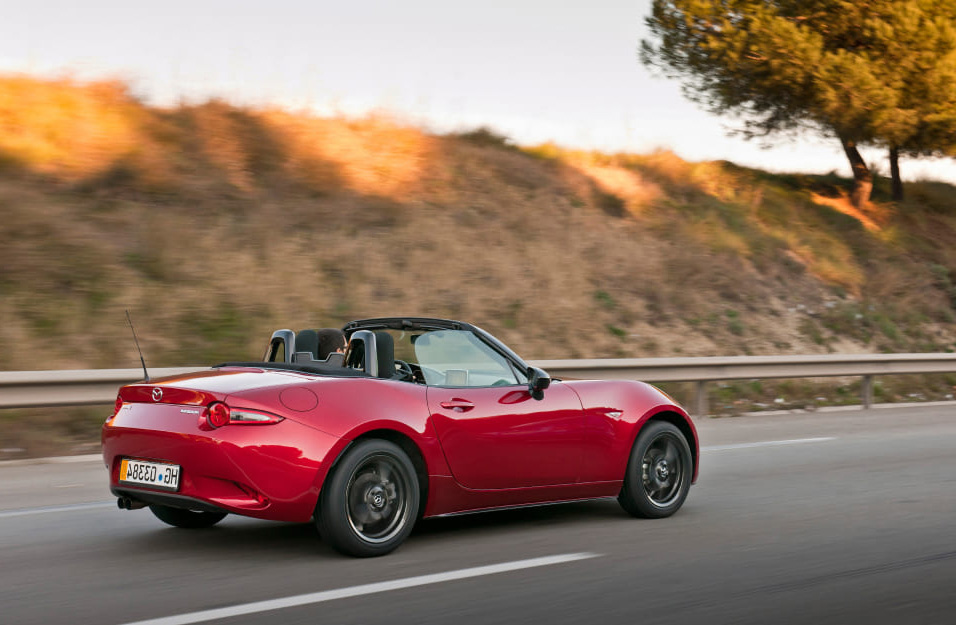 Замена аккумулятора Mazda Roadster